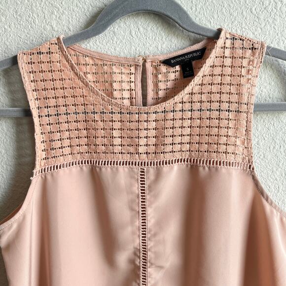 Banana Republic Factory Lace Yoke Sleeveless Top Women's S Pink Peachy Relaxed - Picture 2 of 6